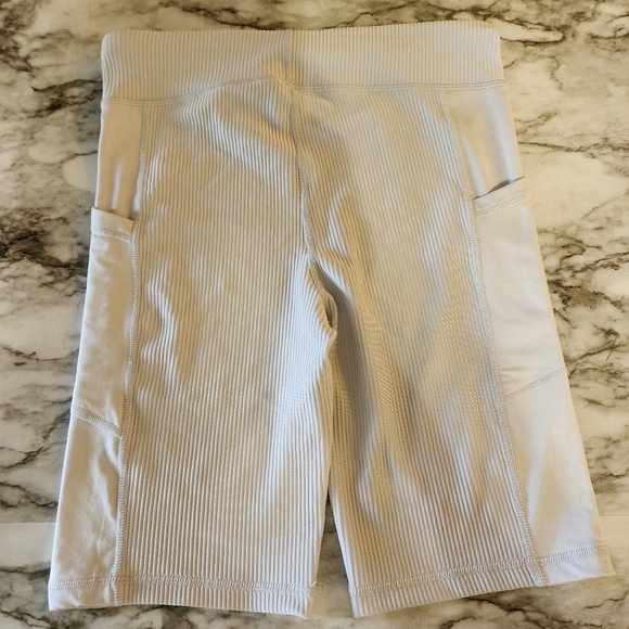 NWT Girls Ribbed Biker shorts with pockets longer Size 14 - Picture 3 of 6